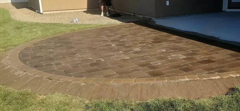 208-specialties-landscaping-hardscaping-project-eagle-idaho-concrete-patio-outdoor-kitchen-paver-patio-custom-photo-2-68599db444393