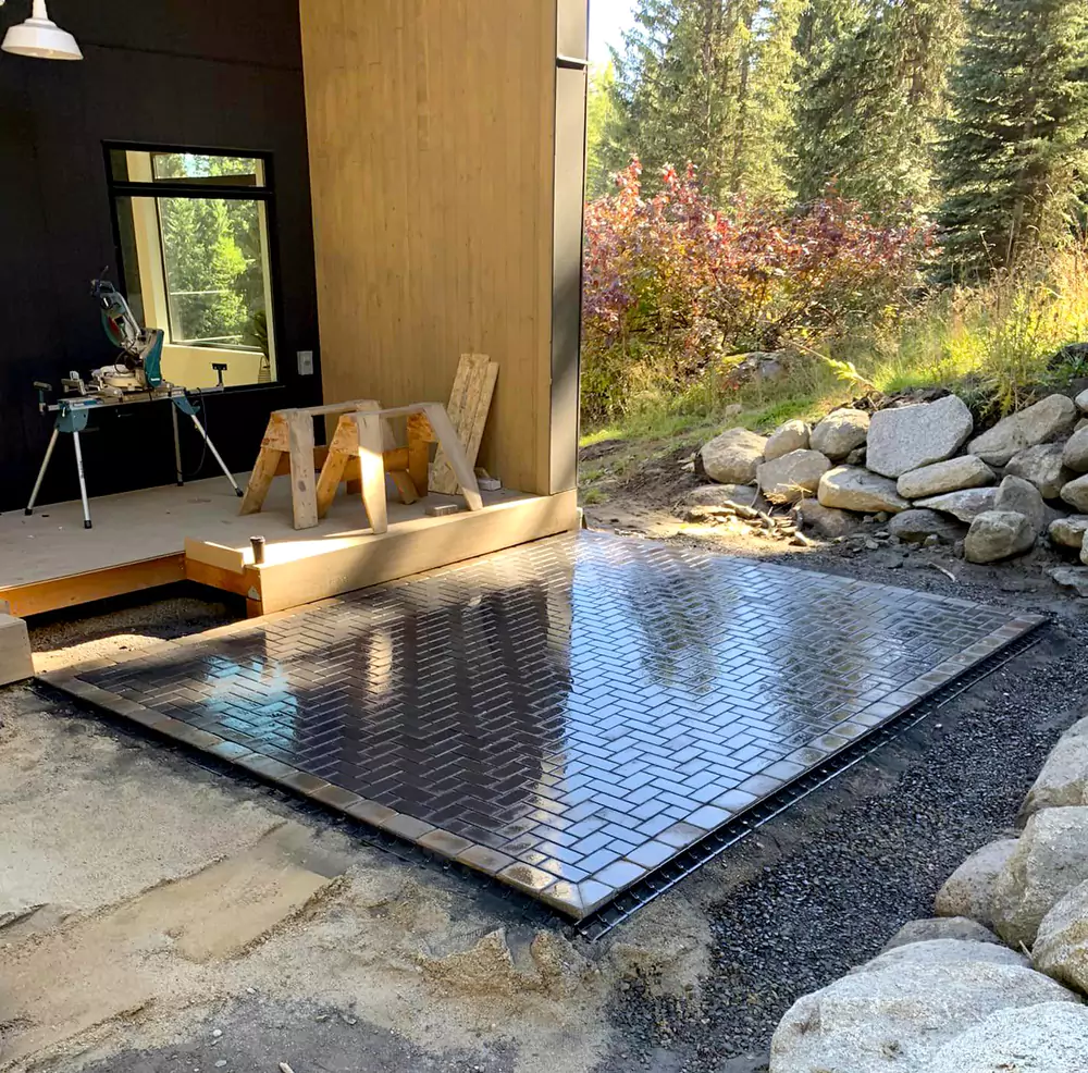 208-specialties-landscaping-hardscaping-project-eagle-idaho-pavers-patio-photo-1-68599dbb60329